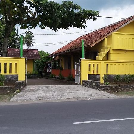 Gypsi Guest House Pangandaran Eksteriør bilde